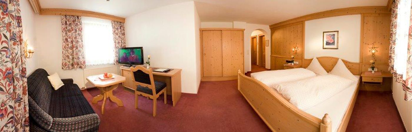Großzügige Zimmer im Hotel Persura in Ischgl
